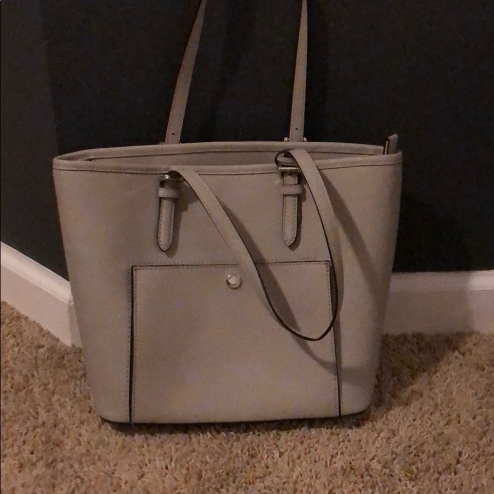 Michael Kors JetSet Handbag.